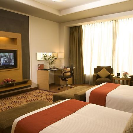 Radisson Blu Suites Gurgaon Exterior foto