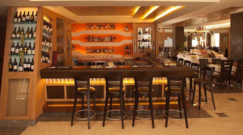 Radisson Blu Suites Gurgaon Exterior foto